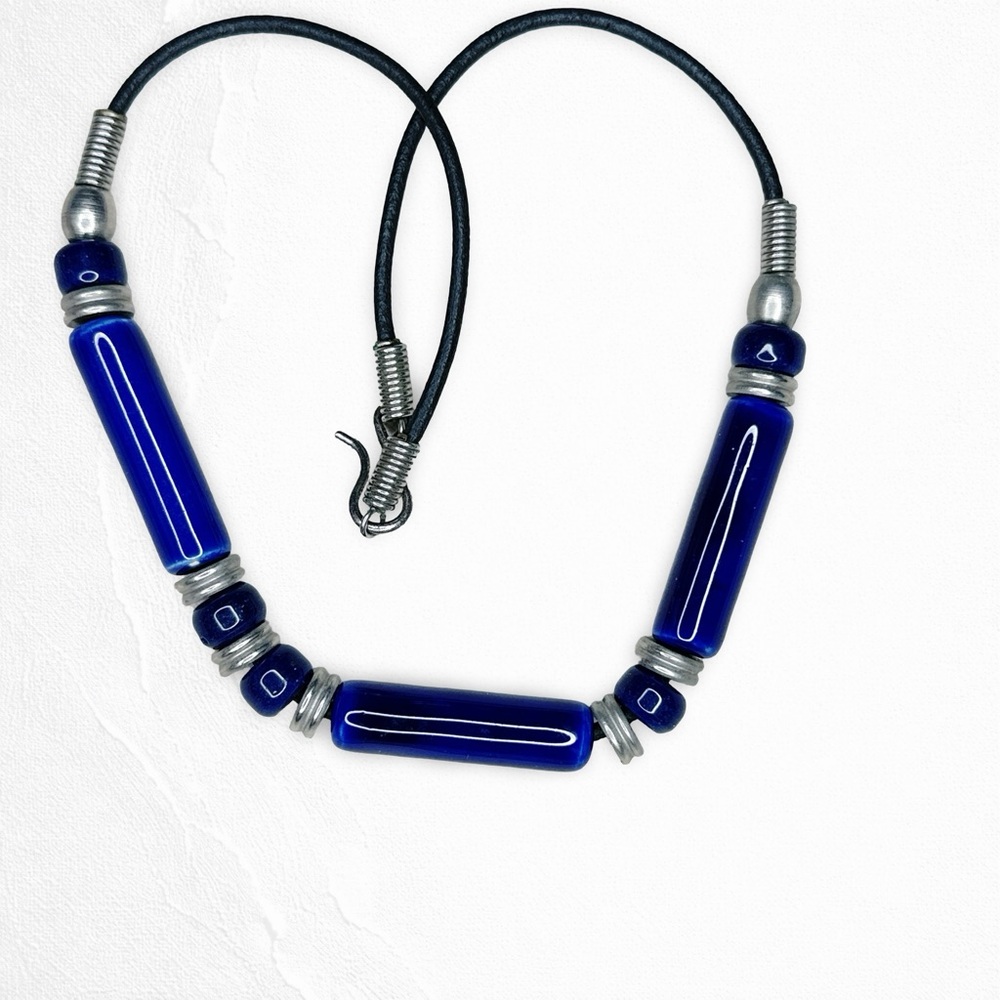 4115u. Ceramic Blue and Silvertone Necklace